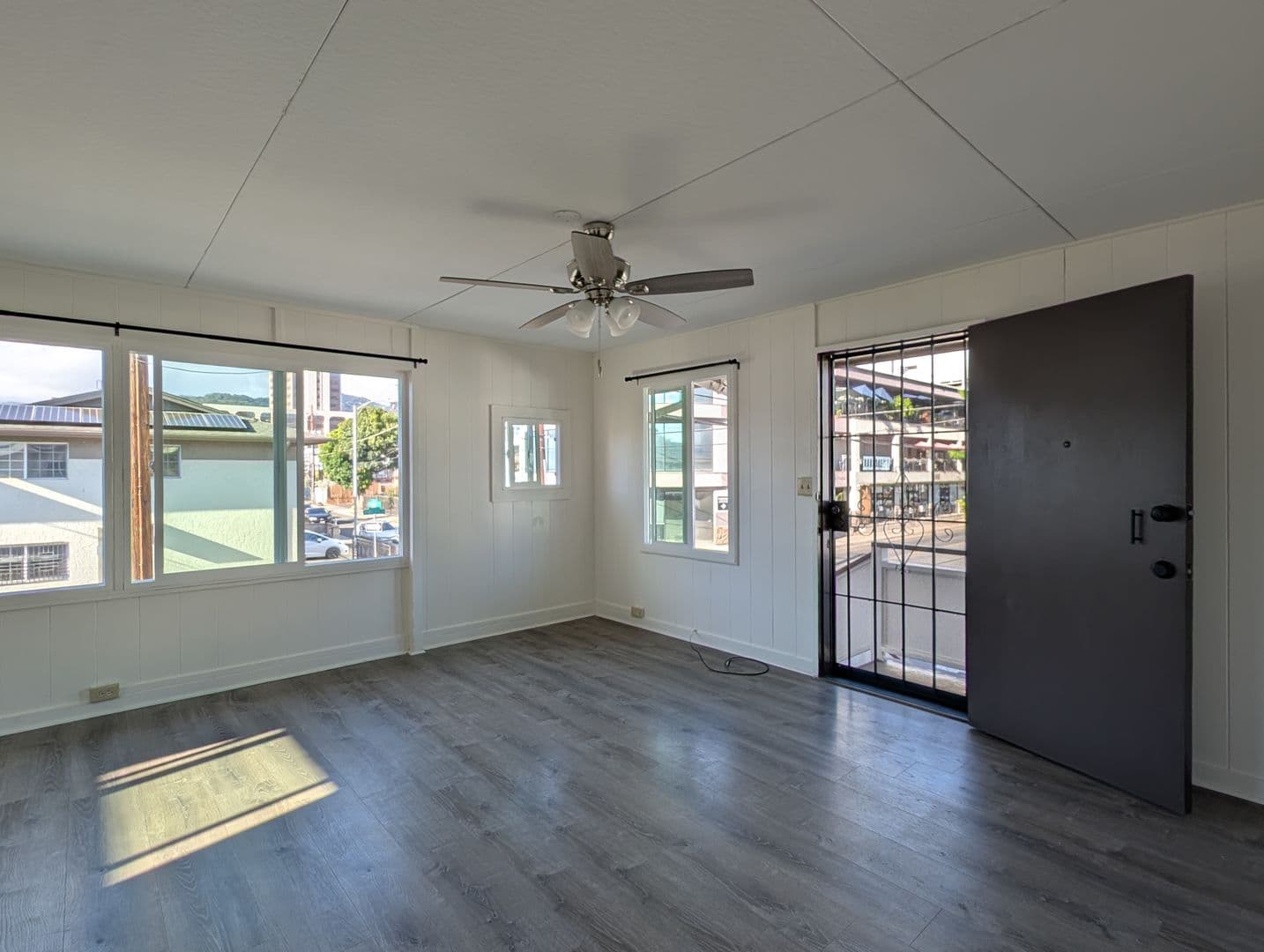 Honolulu Apartment: 1267 Rycroft Street