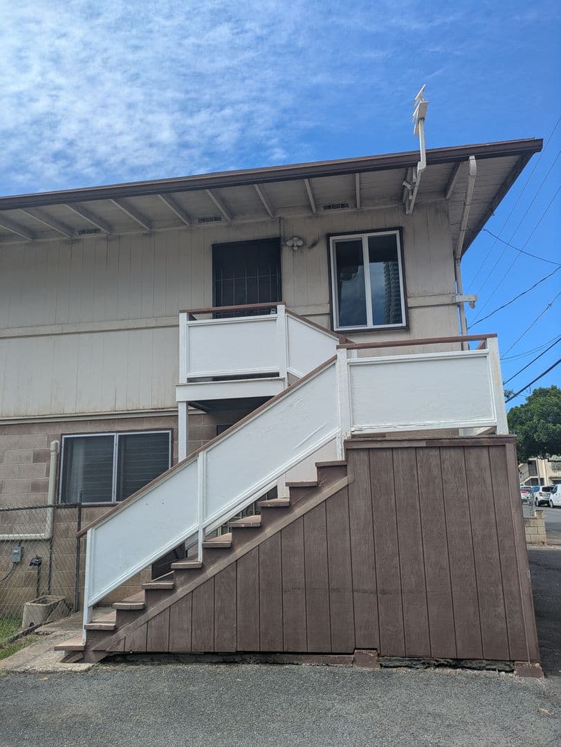 Honolulu Apartment: 1267 Rycroft Street
