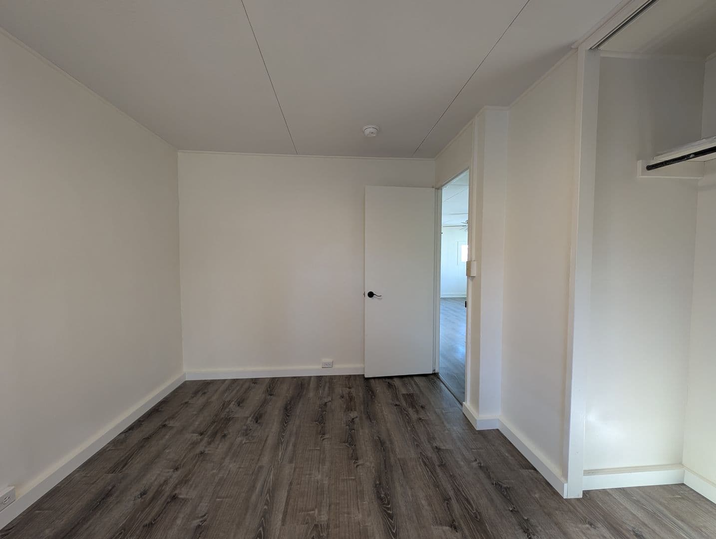 Honolulu Apartment: 1267 Rycroft Street
