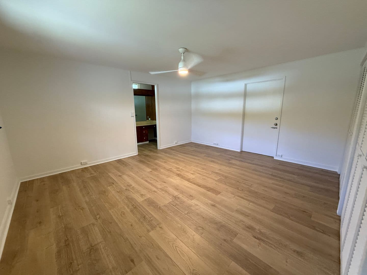Honolulu Apartment: 35 Country Club Road