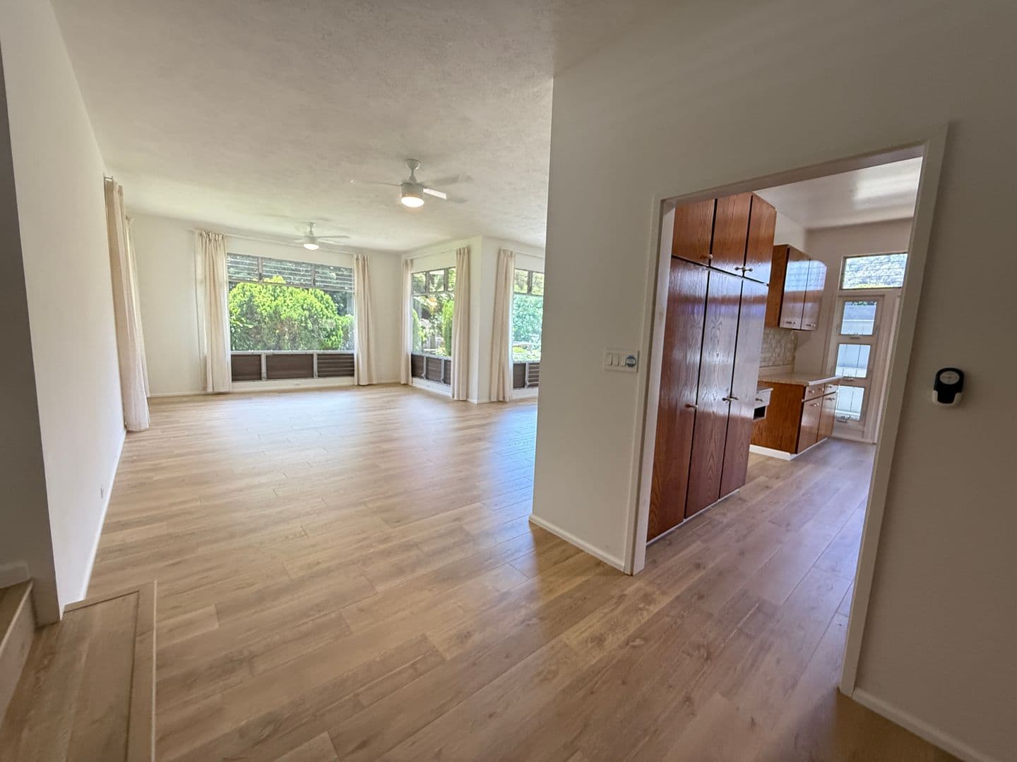 Honolulu Apartment: 35 Country Club Road