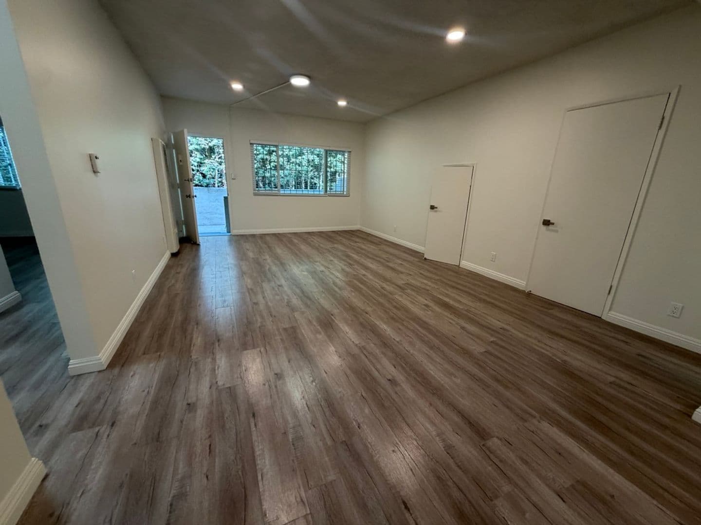 Santa Monica Apartment: 1537 Stanford St.
