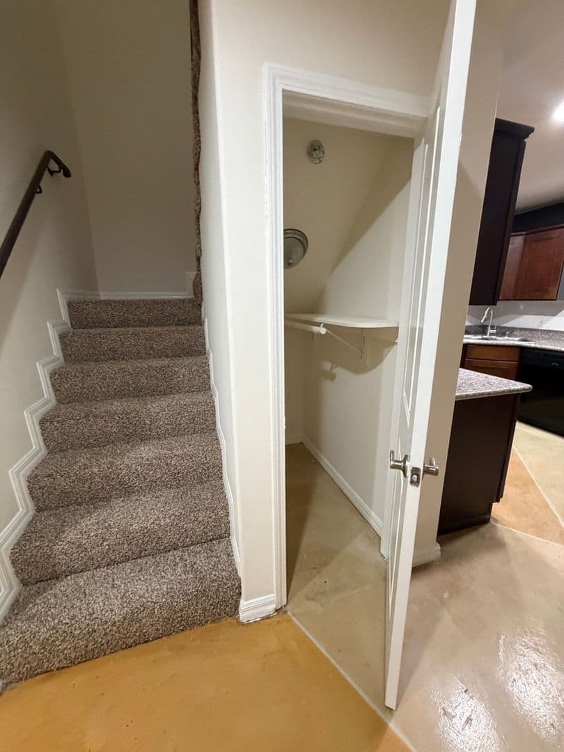 Los Angeles Apartment: 8241 Blackburn Ave.