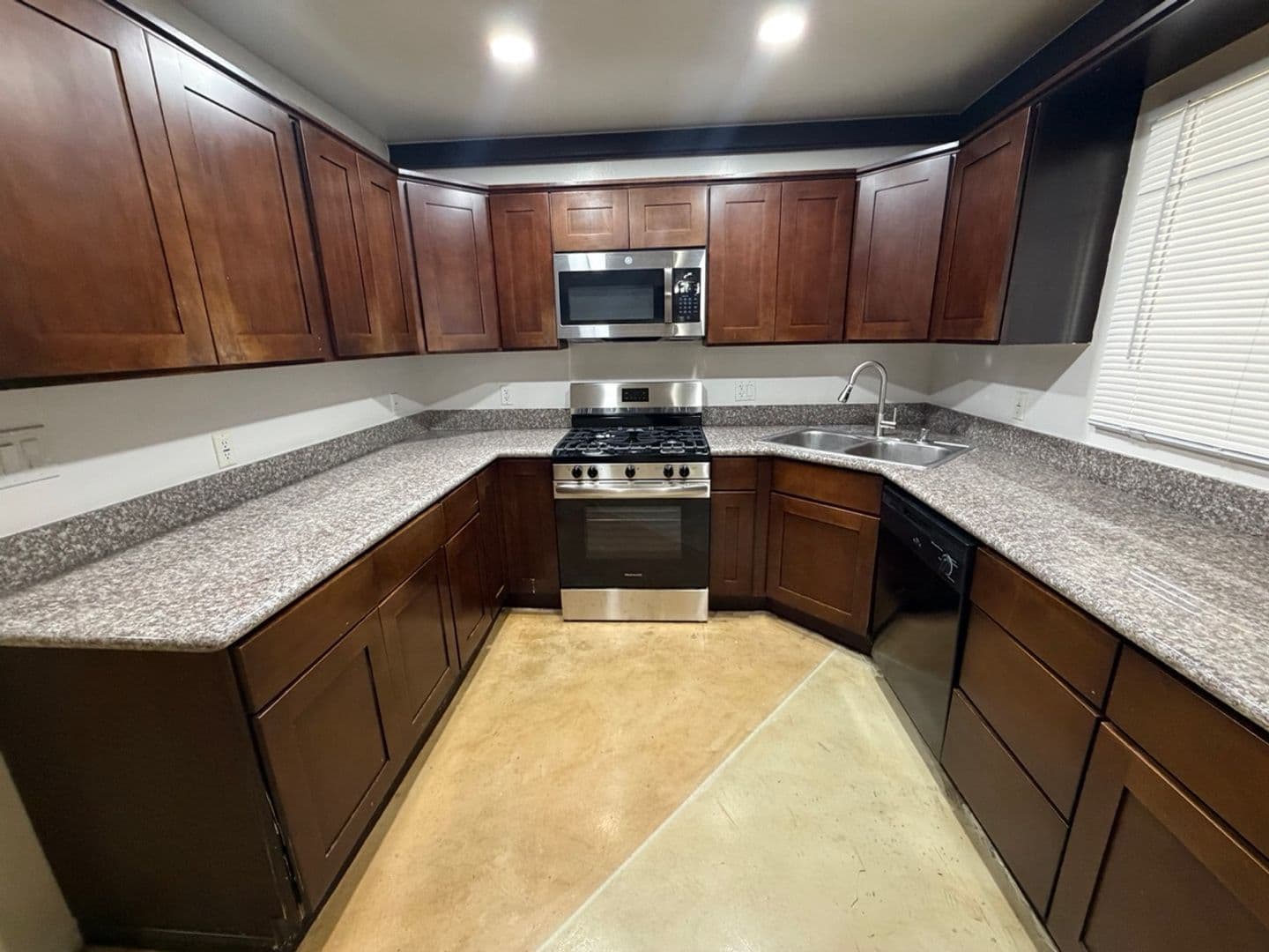 Los Angeles Apartment: 8241 Blackburn Ave.