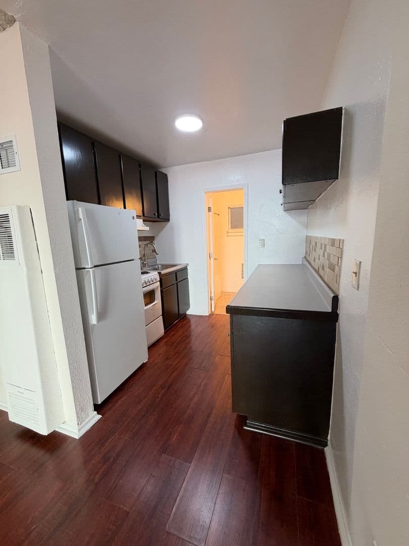Los Angeles Apartment: 1767 Orchid Ave.