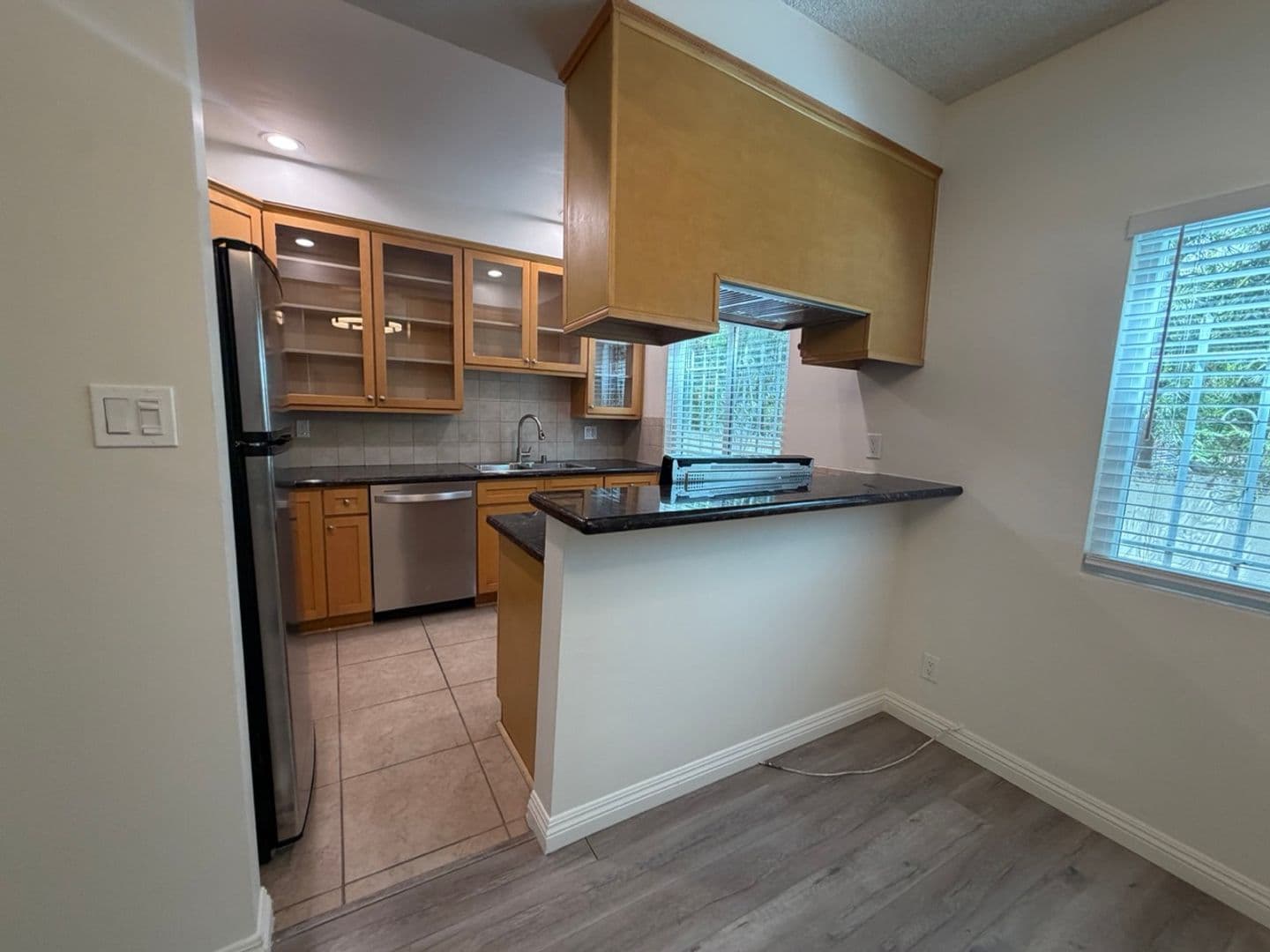 Santa Monica Apartment: 1537 Stanford St.