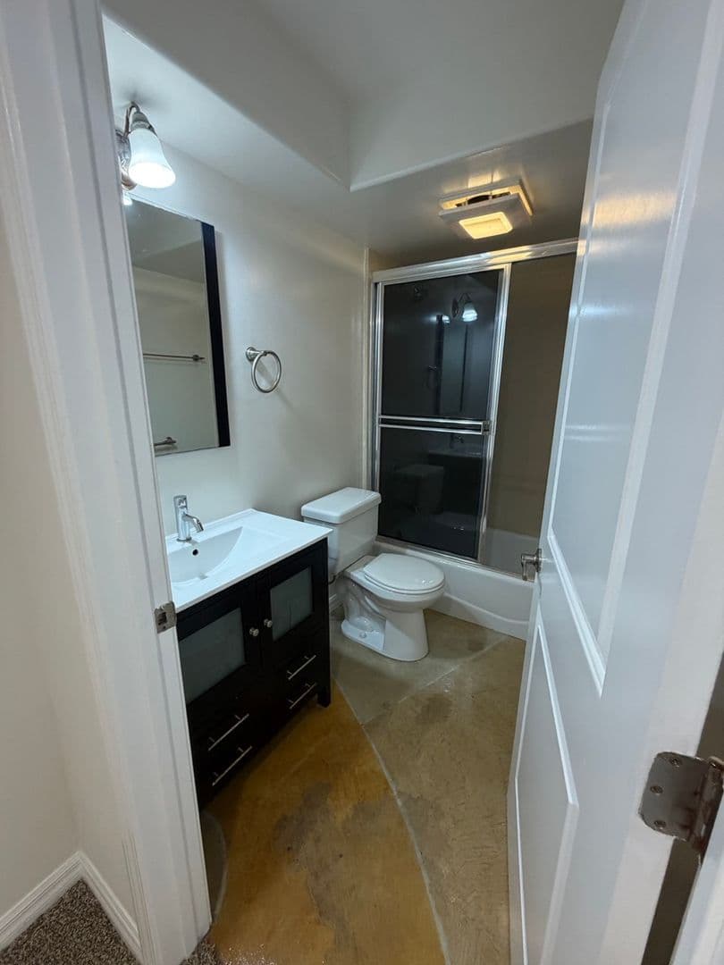 Los Angeles Apartment: 8241 Blackburn Ave.