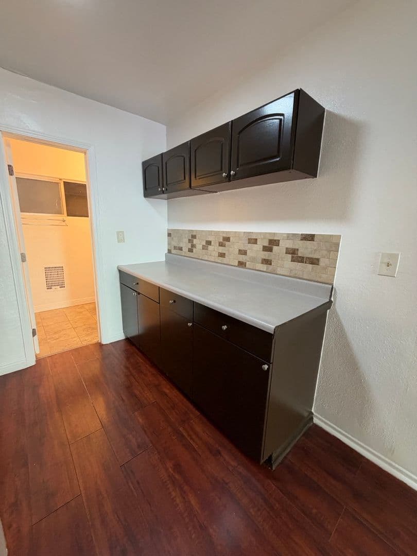 Los Angeles Apartment: 1767 Orchid Ave.