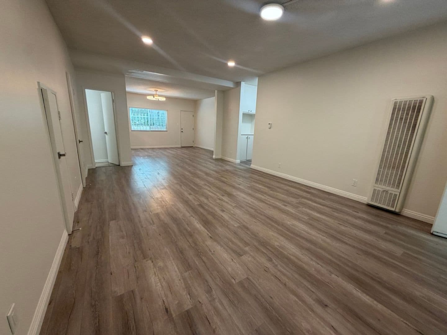 Santa Monica Apartment: 1537 Stanford St.