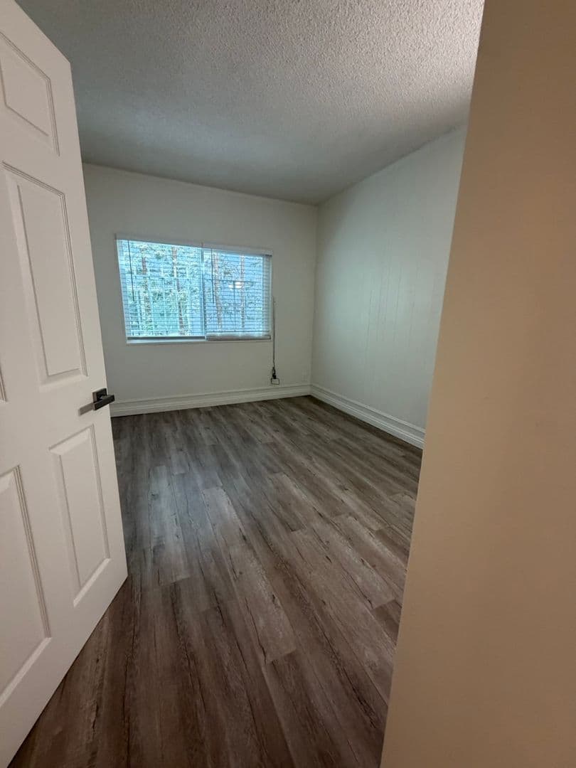 Santa Monica Apartment: 1537 Stanford St.