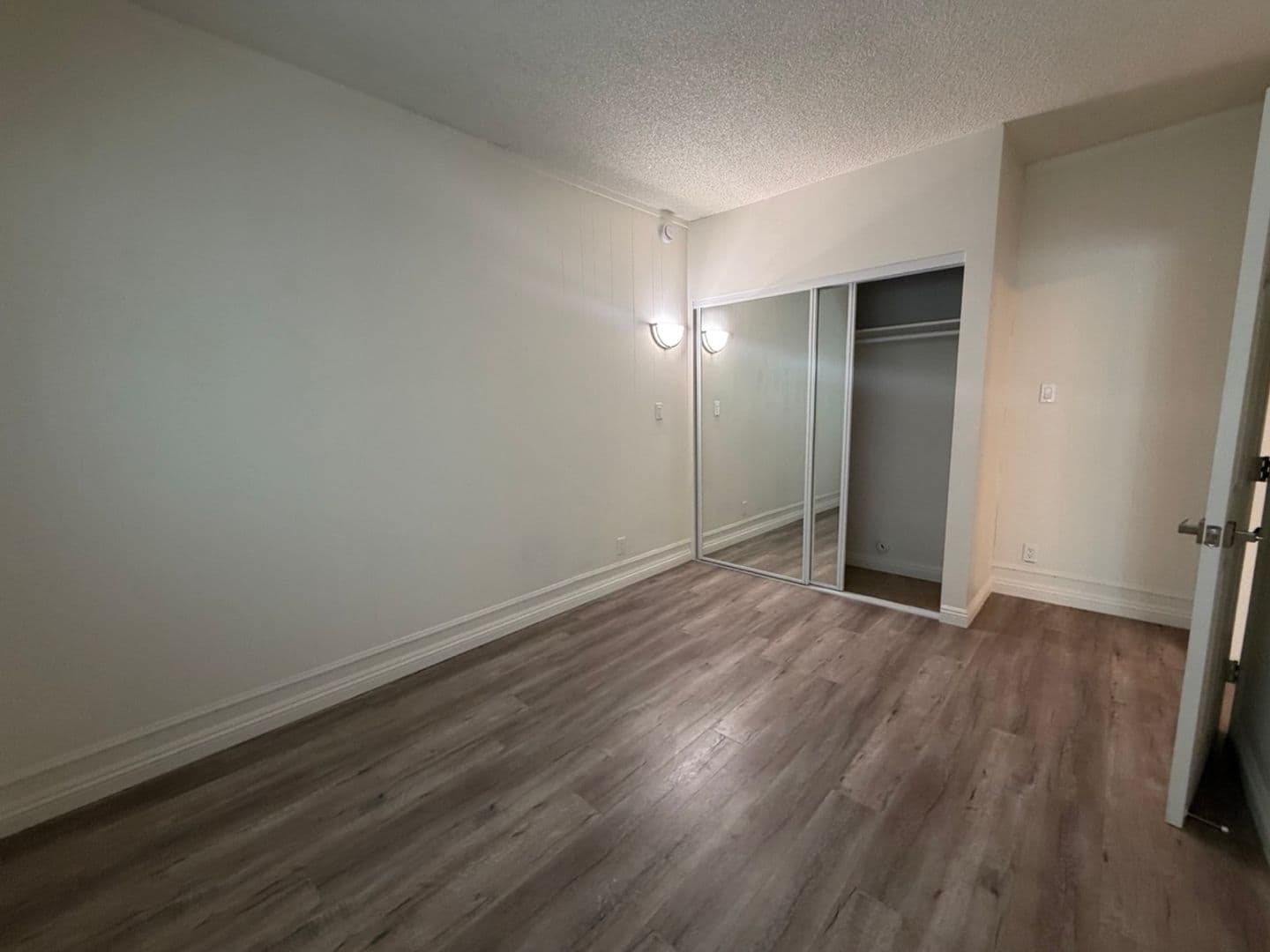 Santa Monica Apartment: 1537 Stanford St.