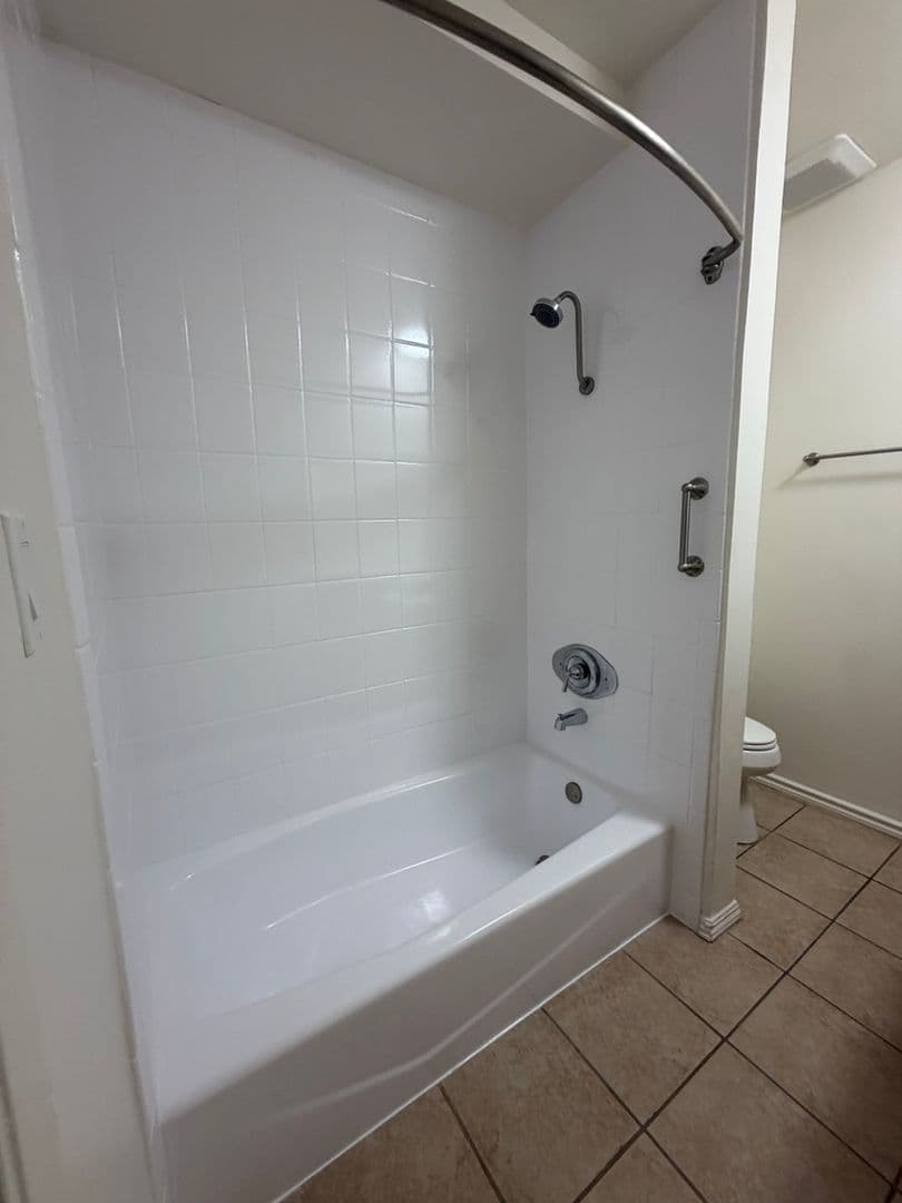 Santa Monica Apartment: 1537 Stanford St.