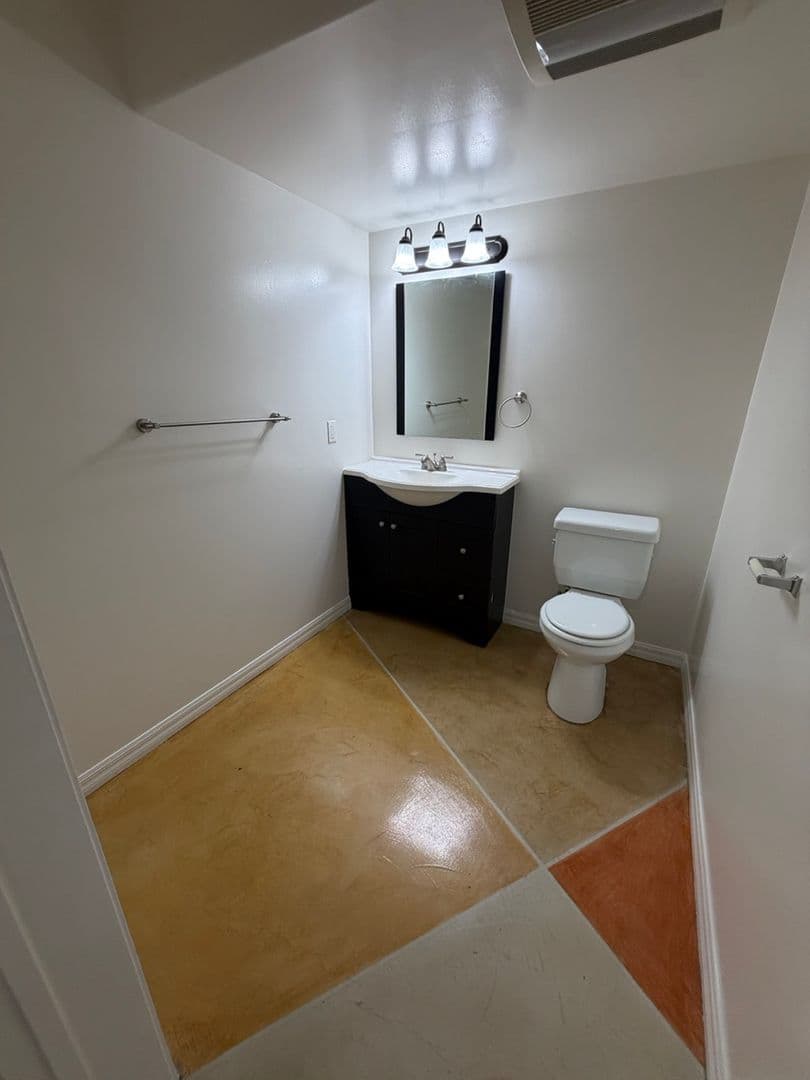 Los Angeles Apartment: 8241 Blackburn Ave.