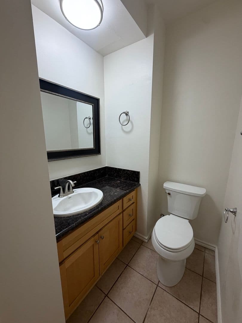 Santa Monica Apartment: 1537 Stanford St.