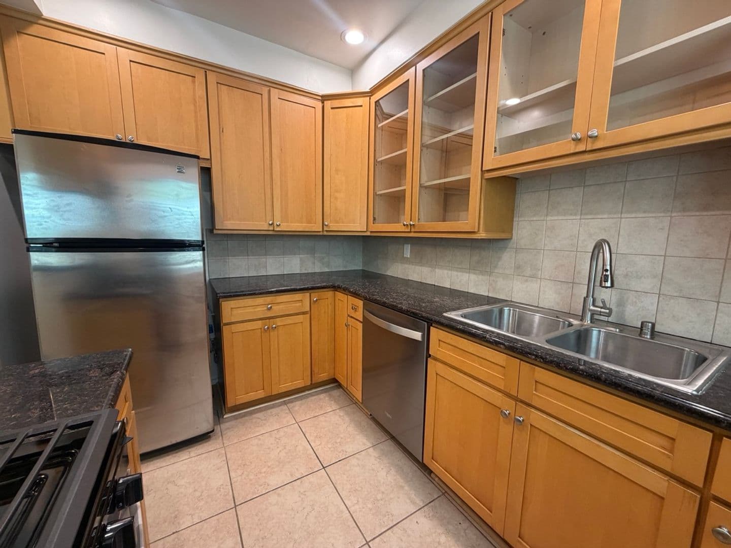 Santa Monica Apartment: 1537 Stanford St.