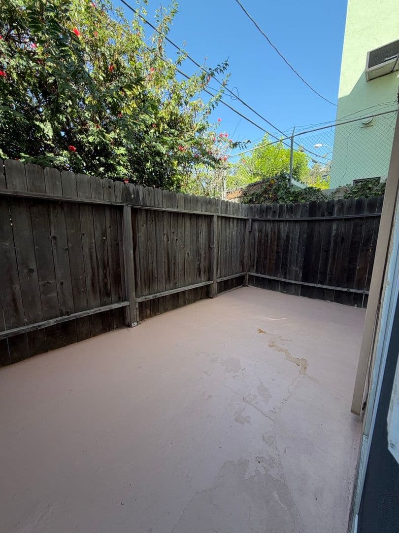Los Angeles Apartment: 1767 Orchid Ave.