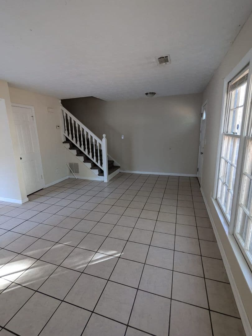 Conyers House: 1160 Forest Villa Dr