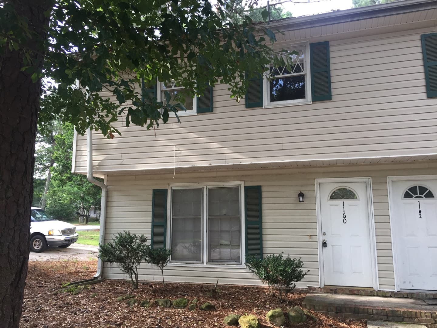Conyers House: 1160 Forest Villa Dr