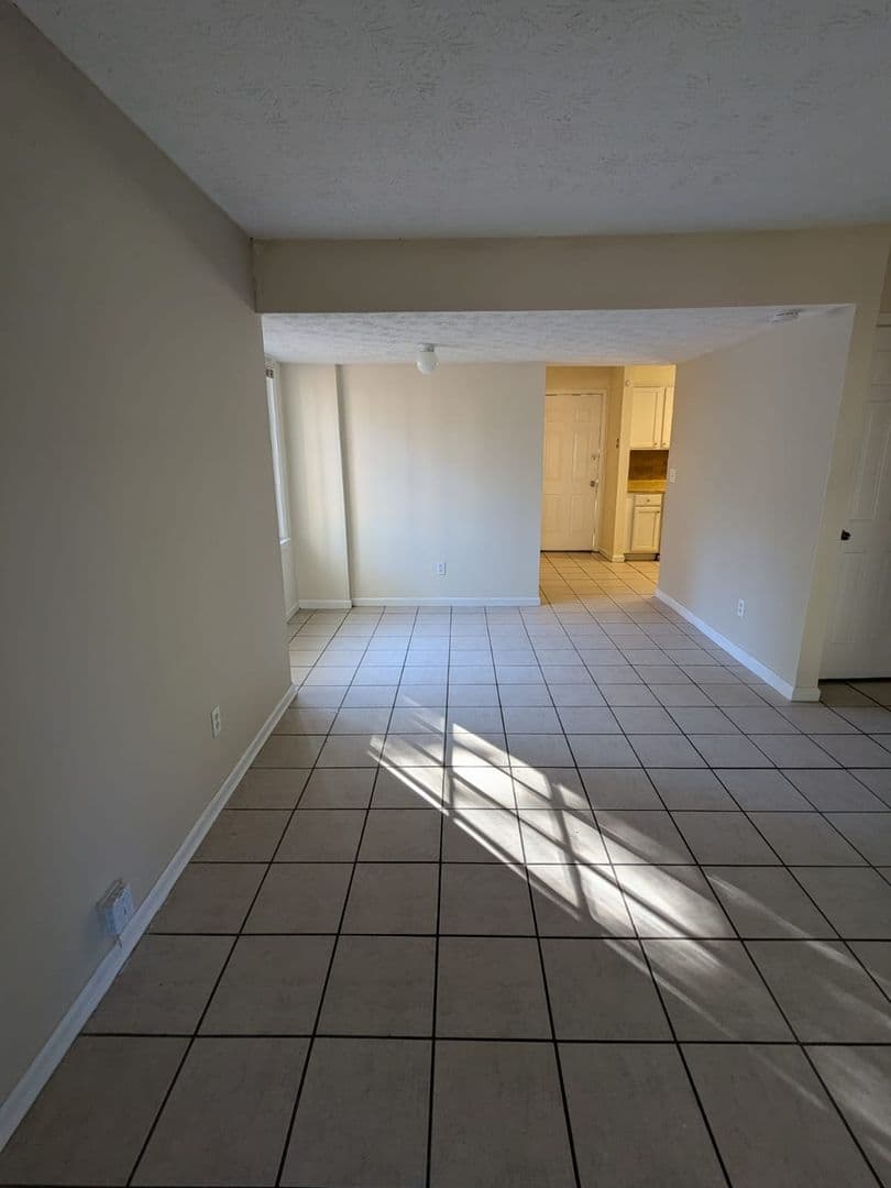 Conyers House: 1160 Forest Villa Dr