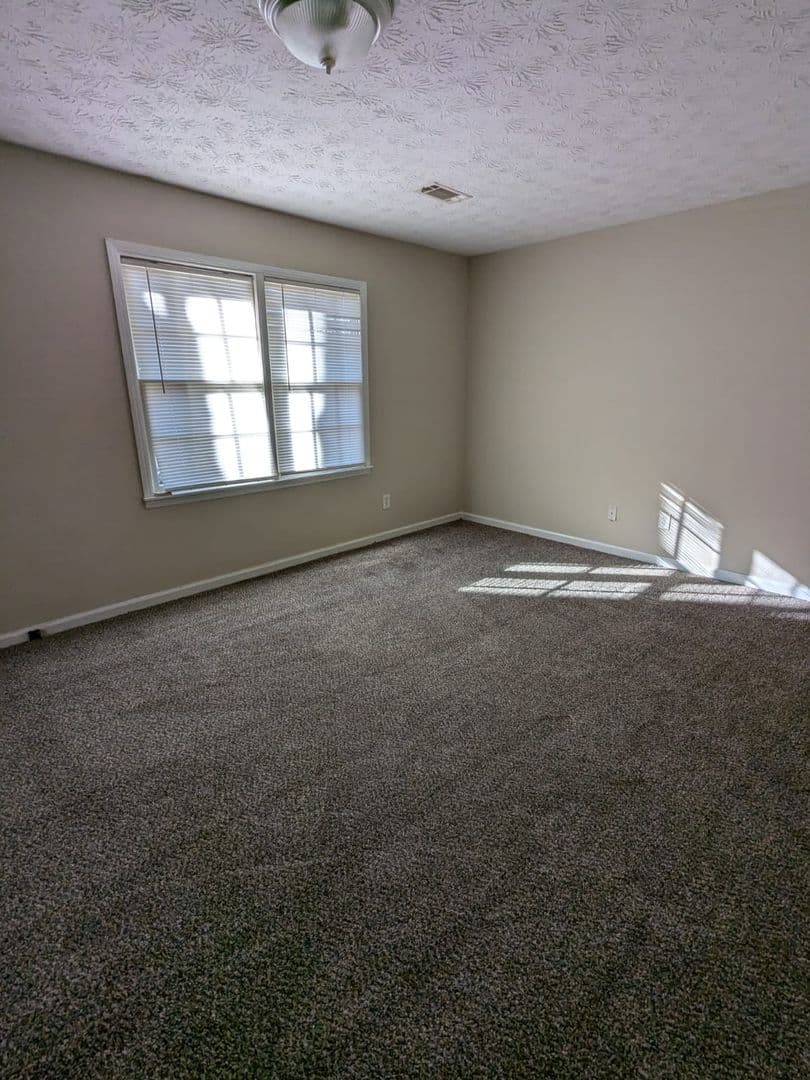 Conyers House: 1160 Forest Villa Dr
