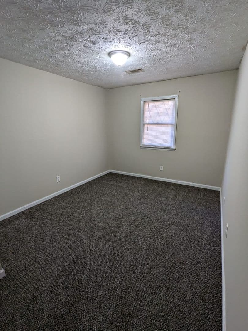 Conyers House: 1160 Forest Villa Dr