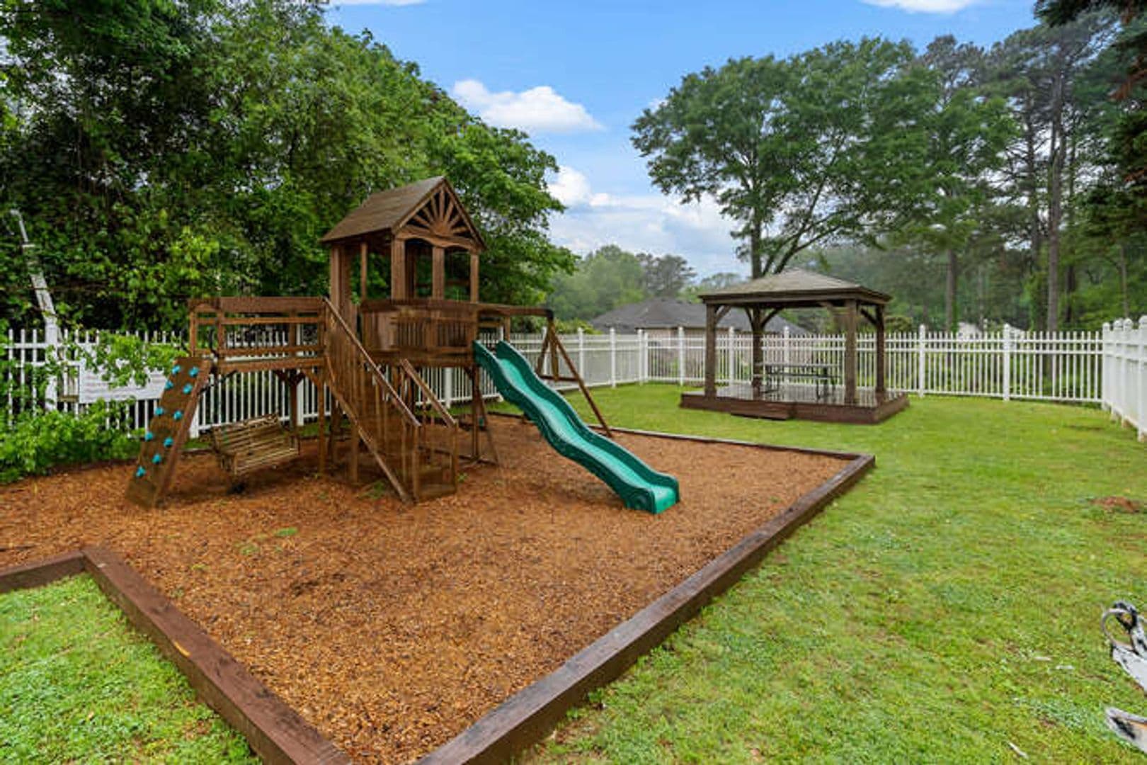 Carrollton Apartment: 201 Hays Mill Road