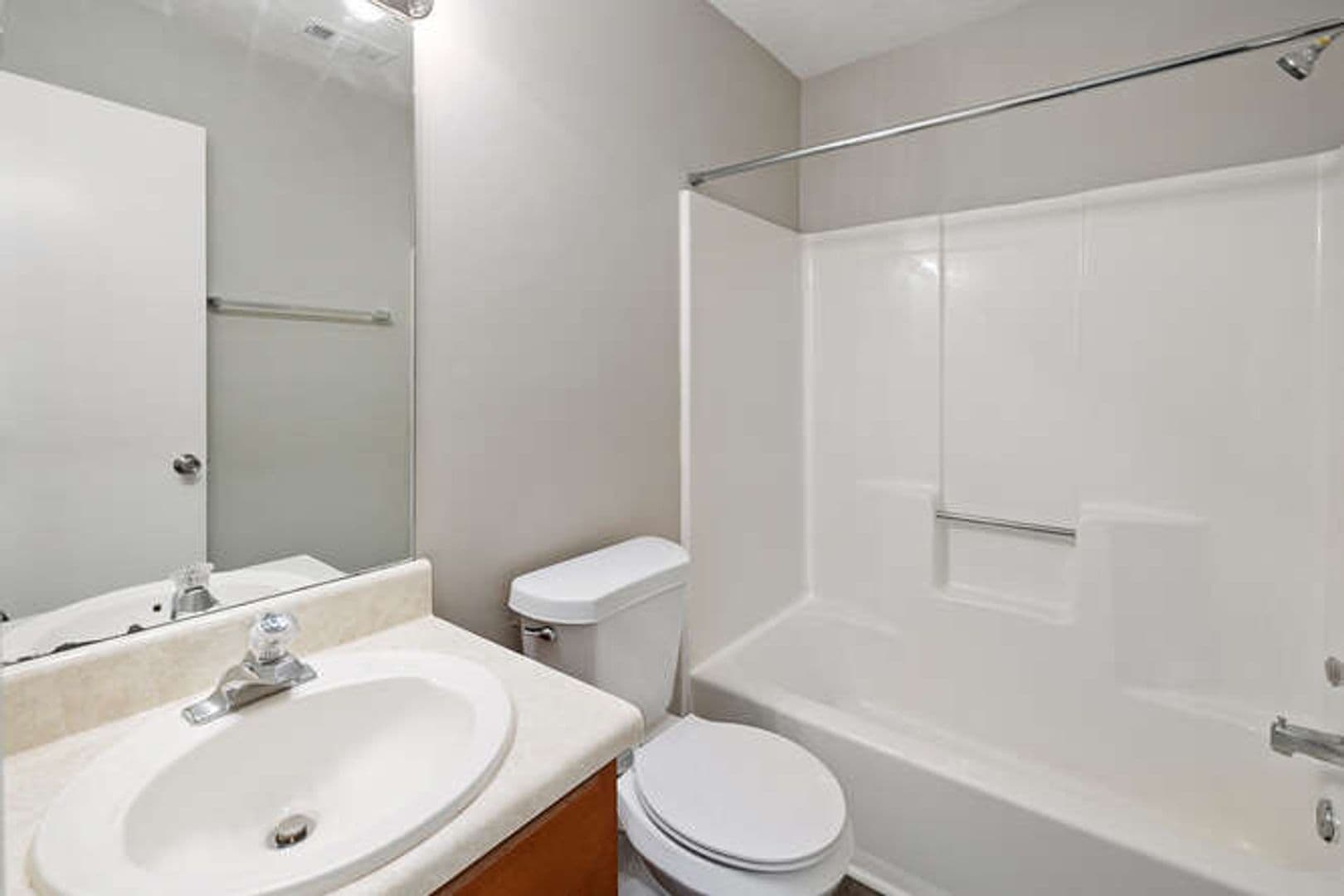 Carrollton Apartment: 624,626,628 Cedar Street