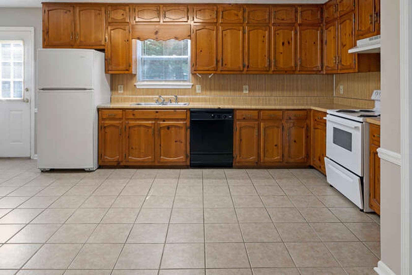 Carrollton Apartment: 624,626,628 Cedar Street