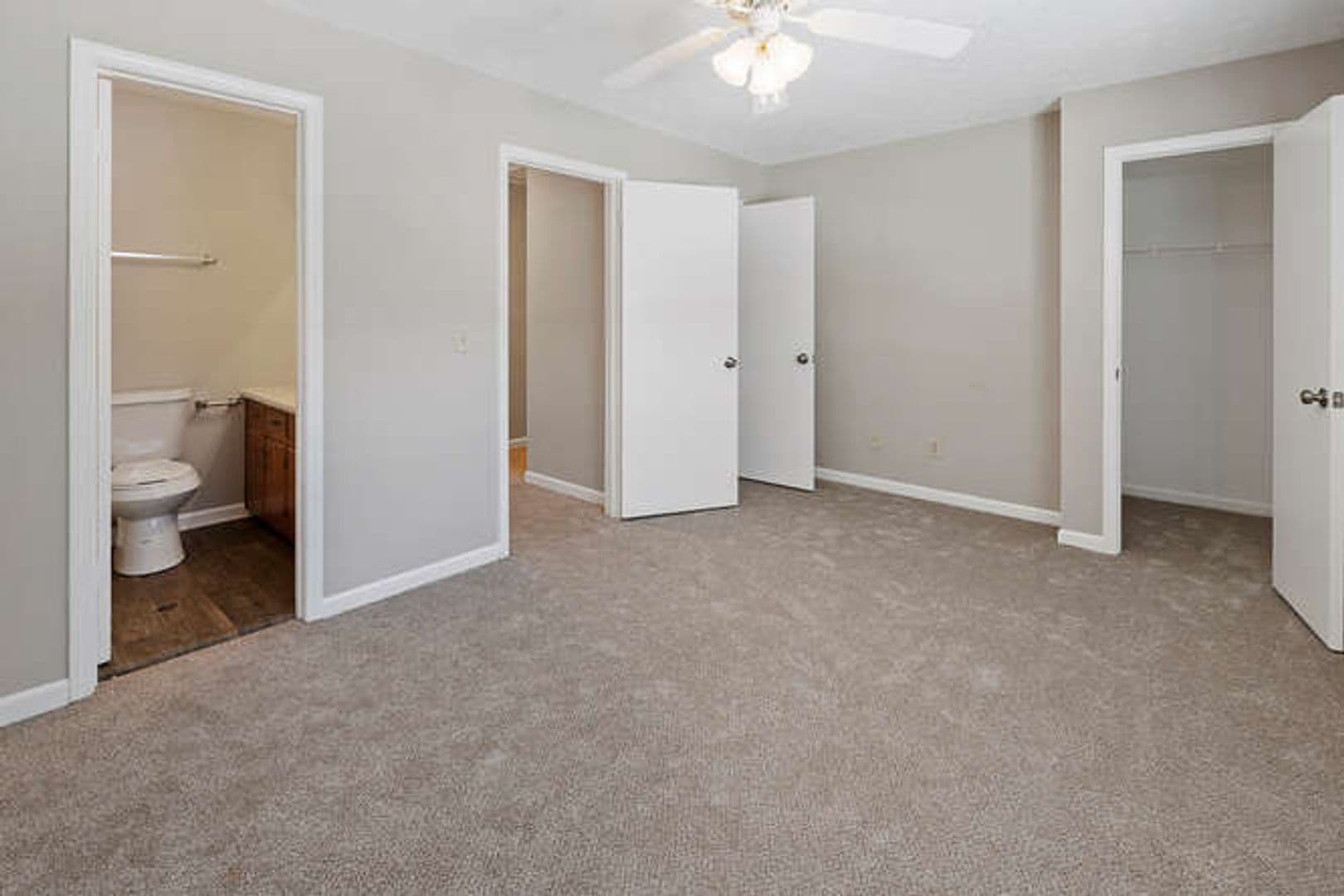 Carrollton Apartment: 624,626,628 Cedar Street