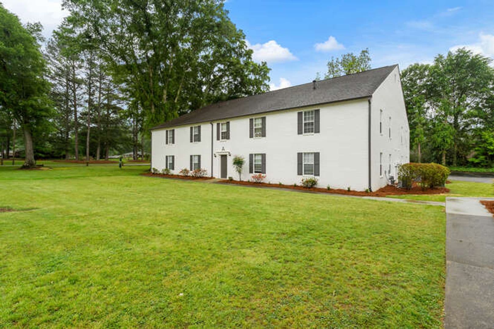 Carrollton Apartment: 201 Hays Mill Road