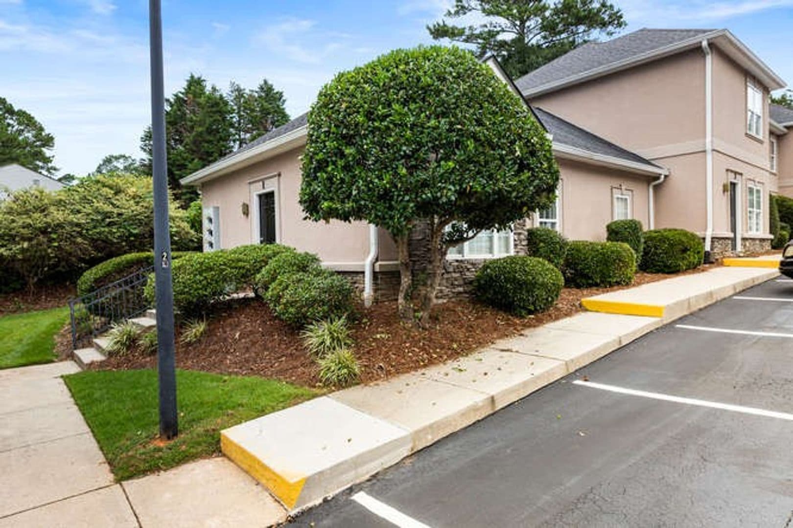 Carrollton Apartment: 233 Hays Mill Road