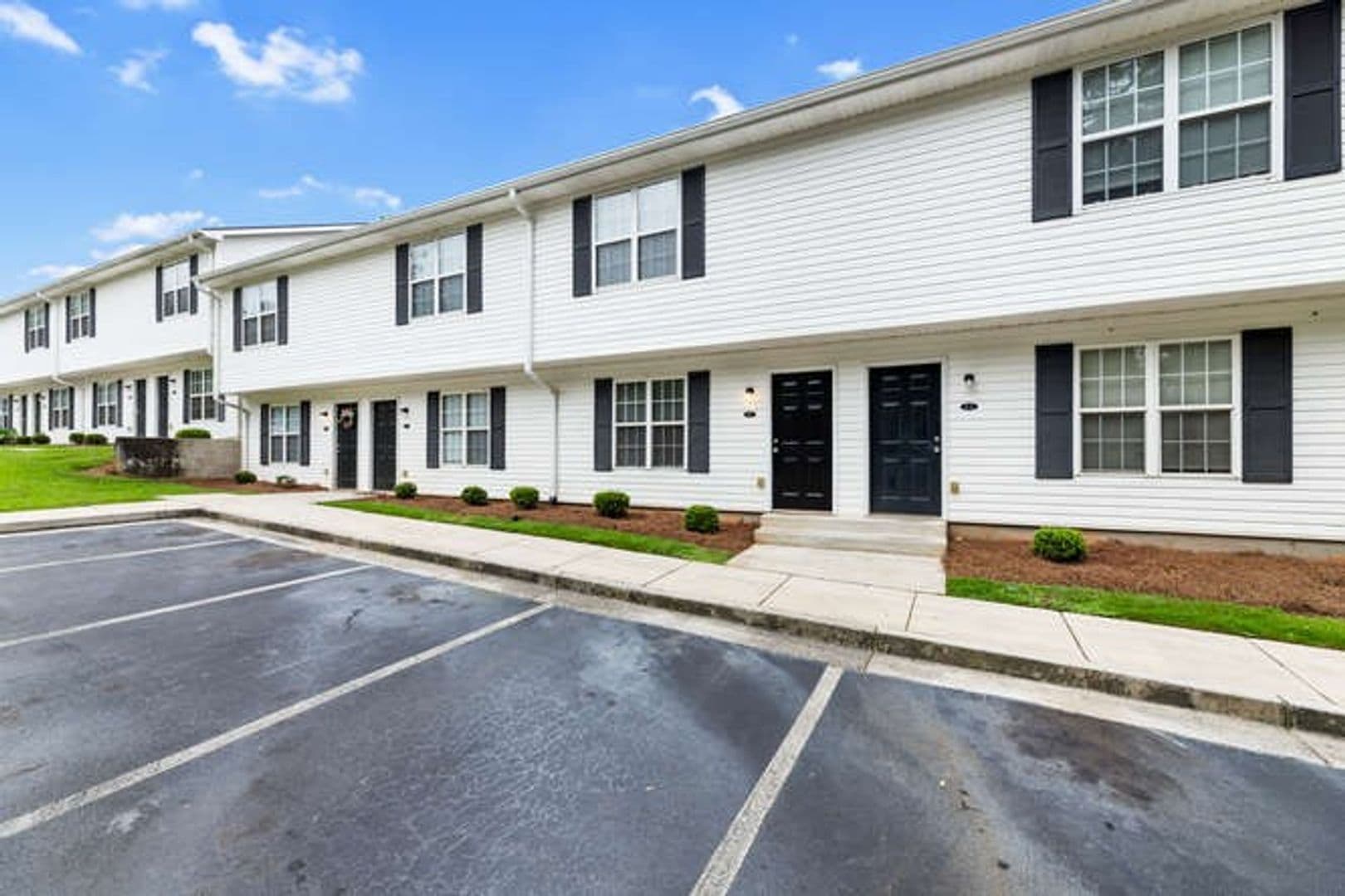 Carrollton Apartment: 301 Hays Mill Road