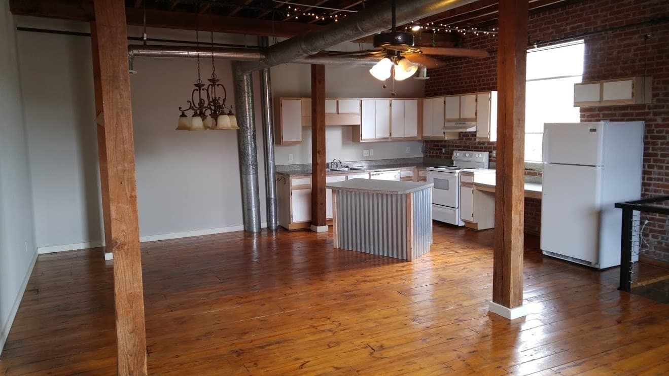 Villa Rica Apartment: 301-337 Temple St, 300-336 W. Church St, 206-212 Loft Ln