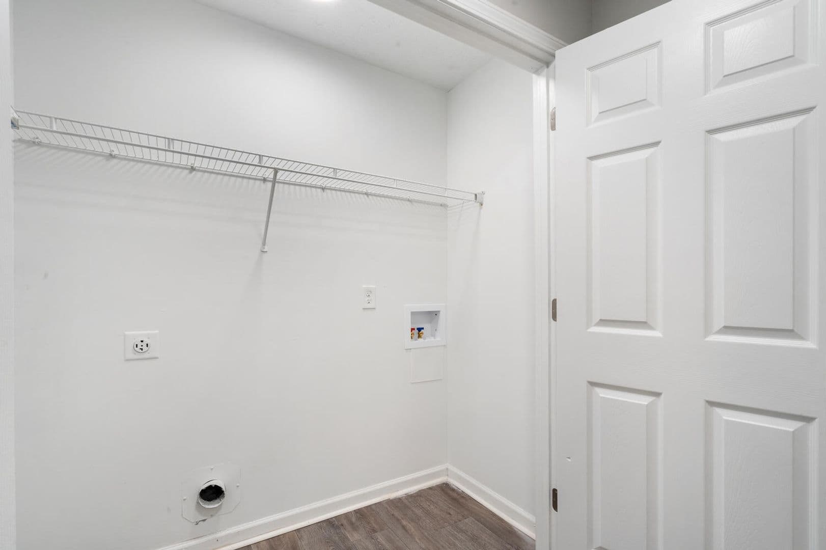 Conyers Apartment: 50 Salem Chase Way