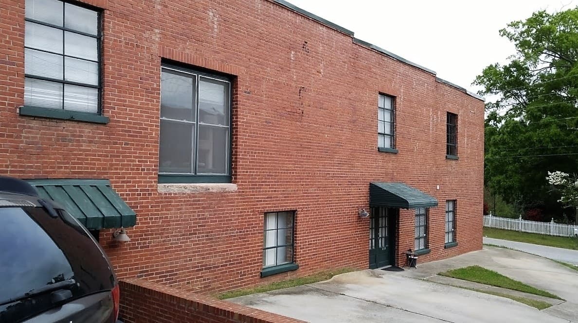 Villa Rica Apartment: 301-337 Temple St, 300-336 W. Church St, 206-212 Loft Ln