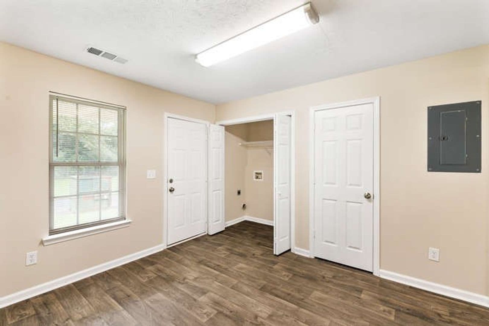 Carrollton Apartment: 301 Hays Mill Road