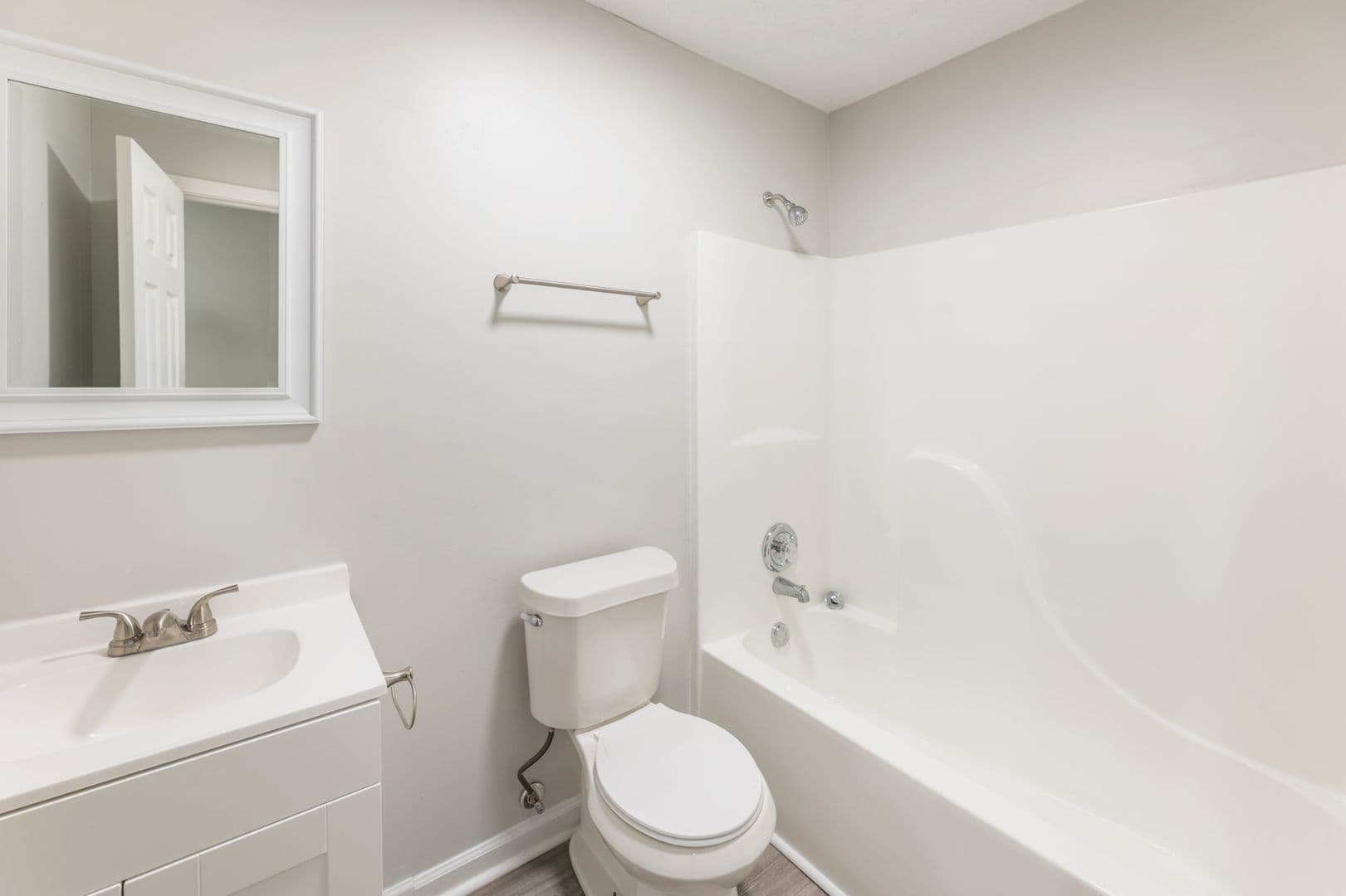Commerce Apartment: 100 Victoria Way