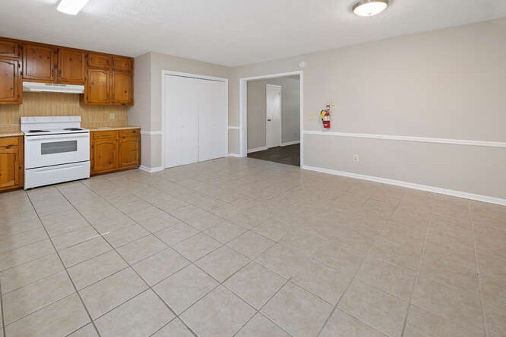 Carrollton Apartment: 624,626,628 Cedar Street