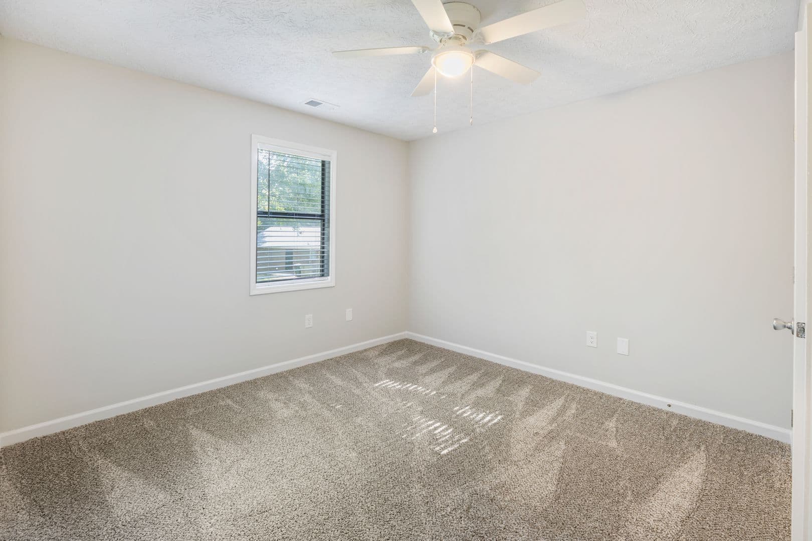 Commerce Apartment: 100 Victoria Way