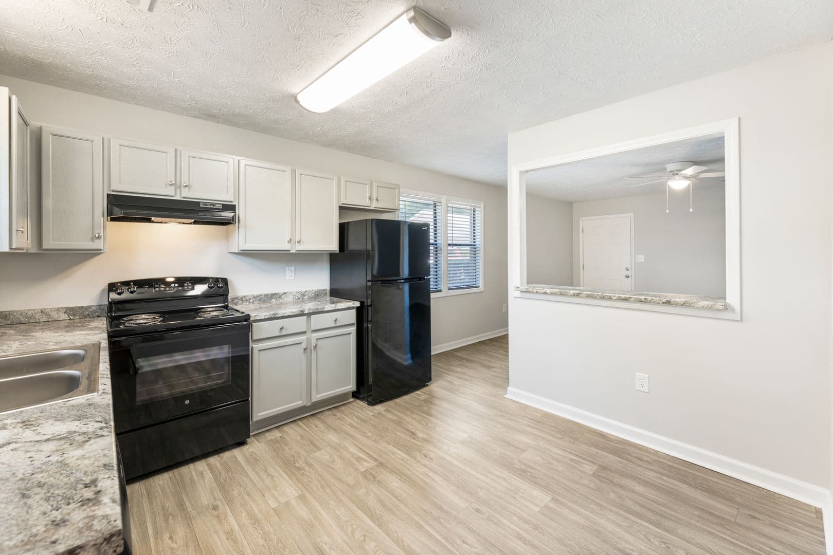 Commerce Apartment: 100 Victoria Way