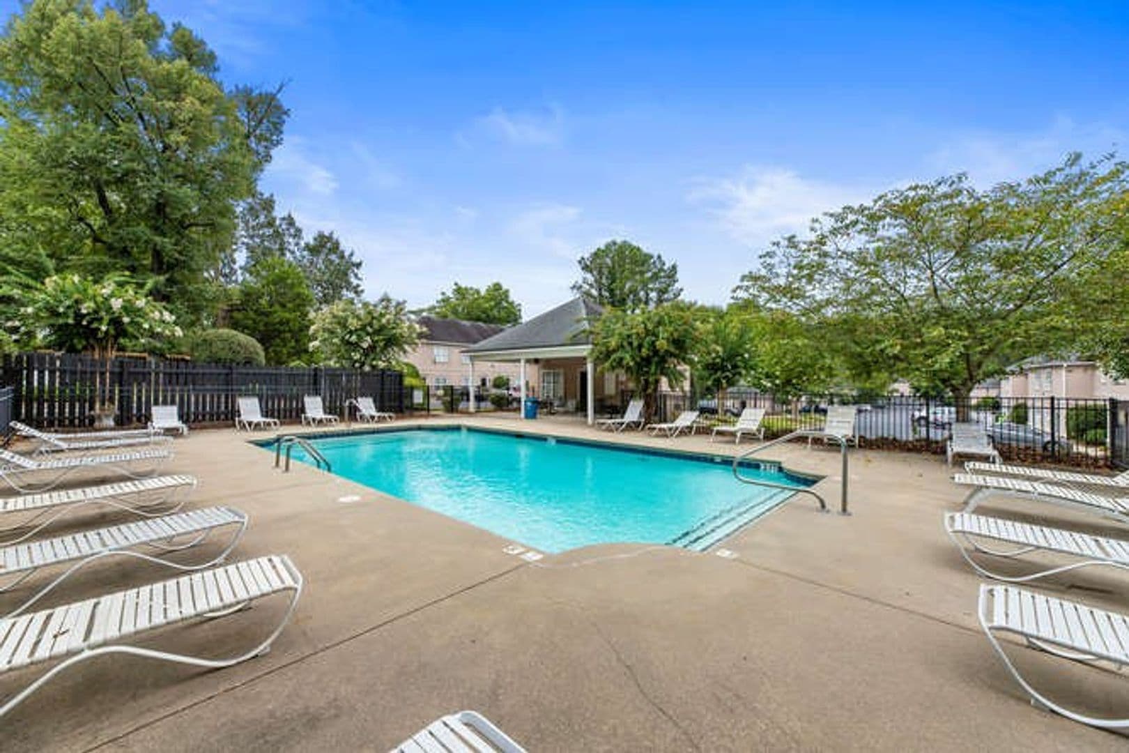 Carrollton Apartment: 233 Hays Mill Road