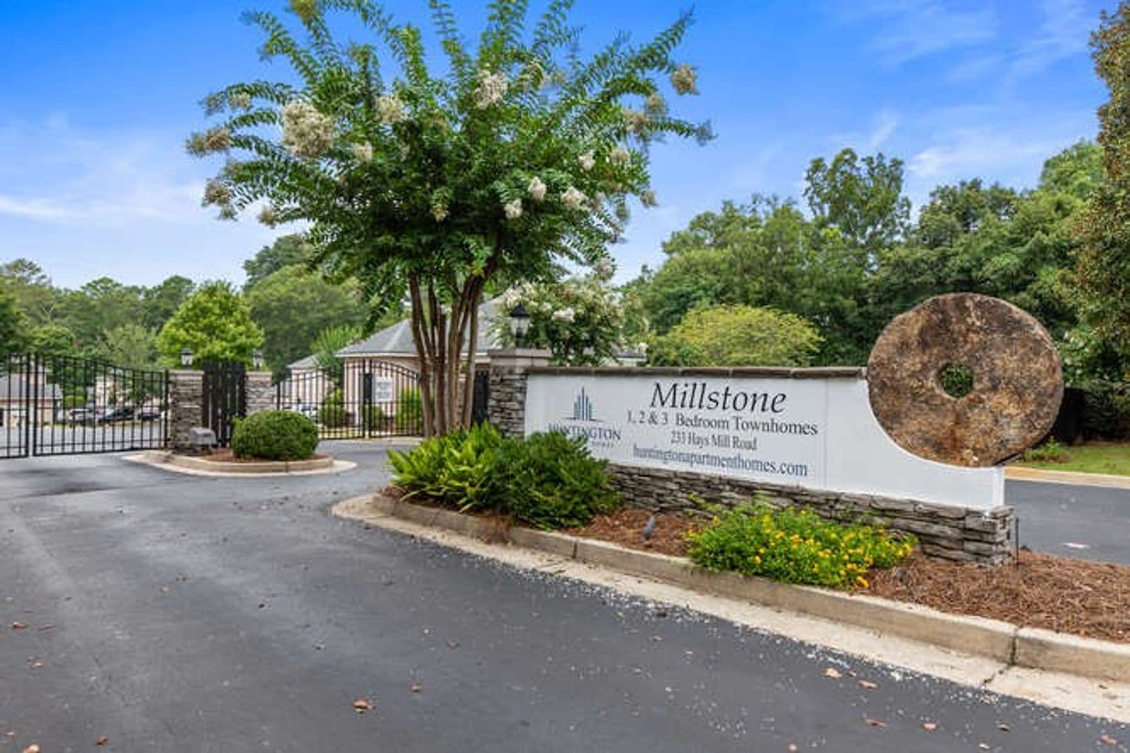 Carrollton Apartment: 233 Hays Mill Road