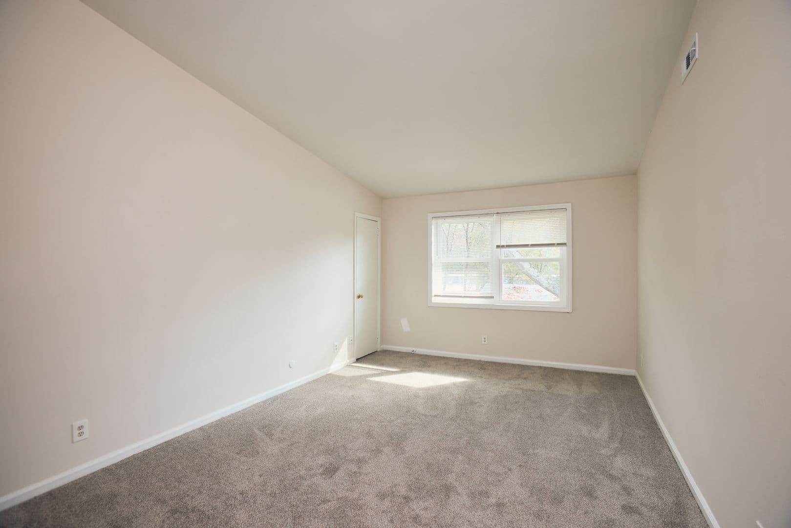 Atlanta Apartment: 2151 Lenox Rd NE