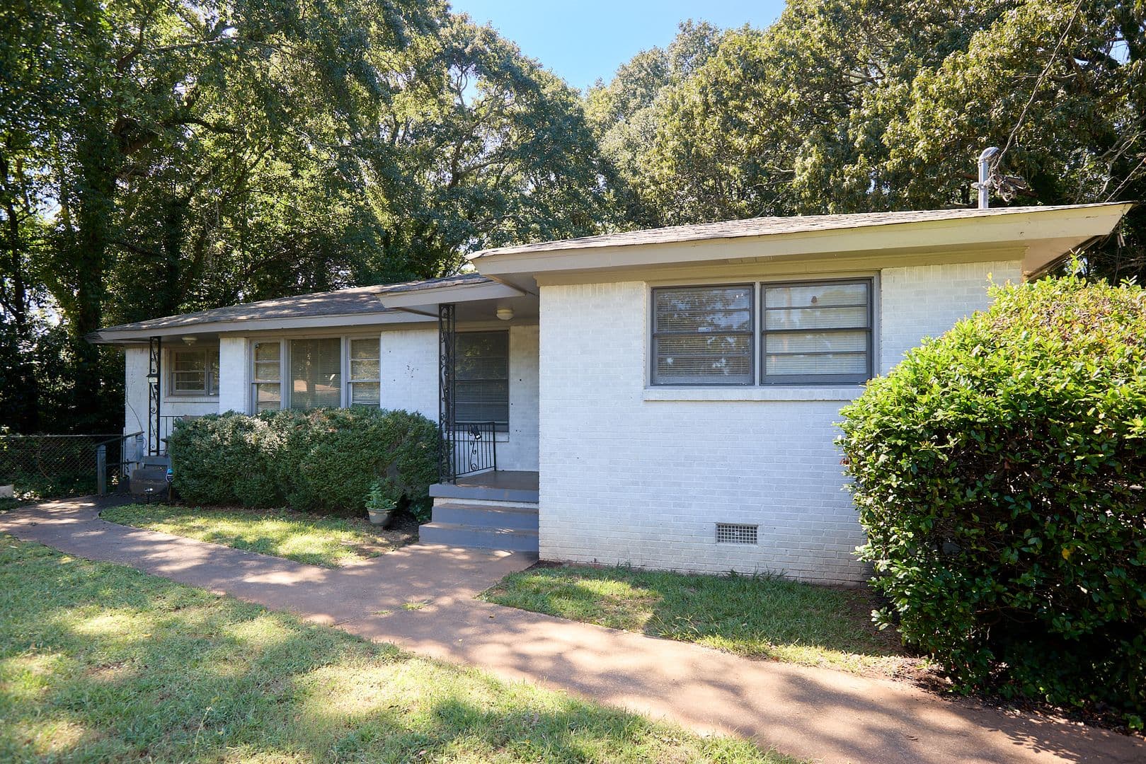 Decatur Apartment: 2065/2067 Nettie Ct