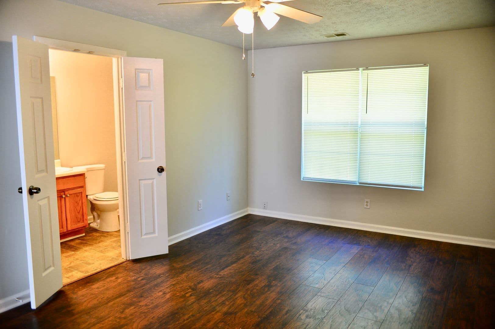 Ellenwood House: 4256 Viewpoint LN.