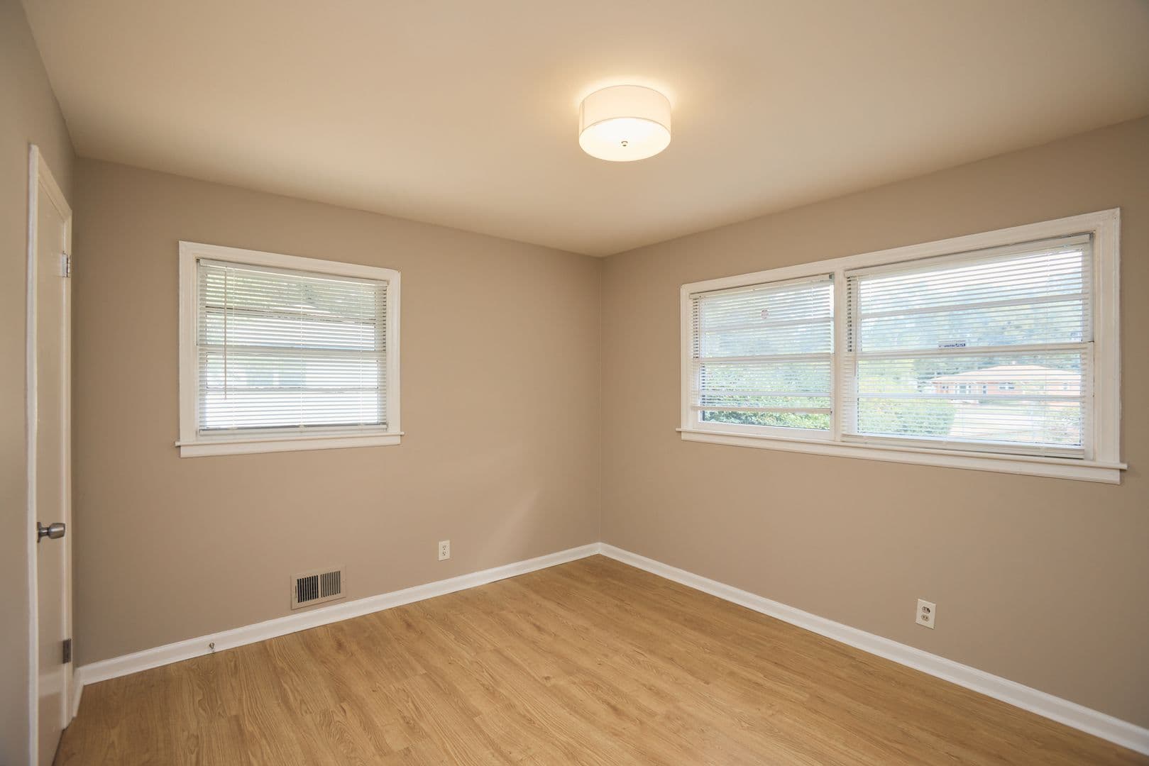 Decatur Apartment: 2065/2067 Nettie Ct