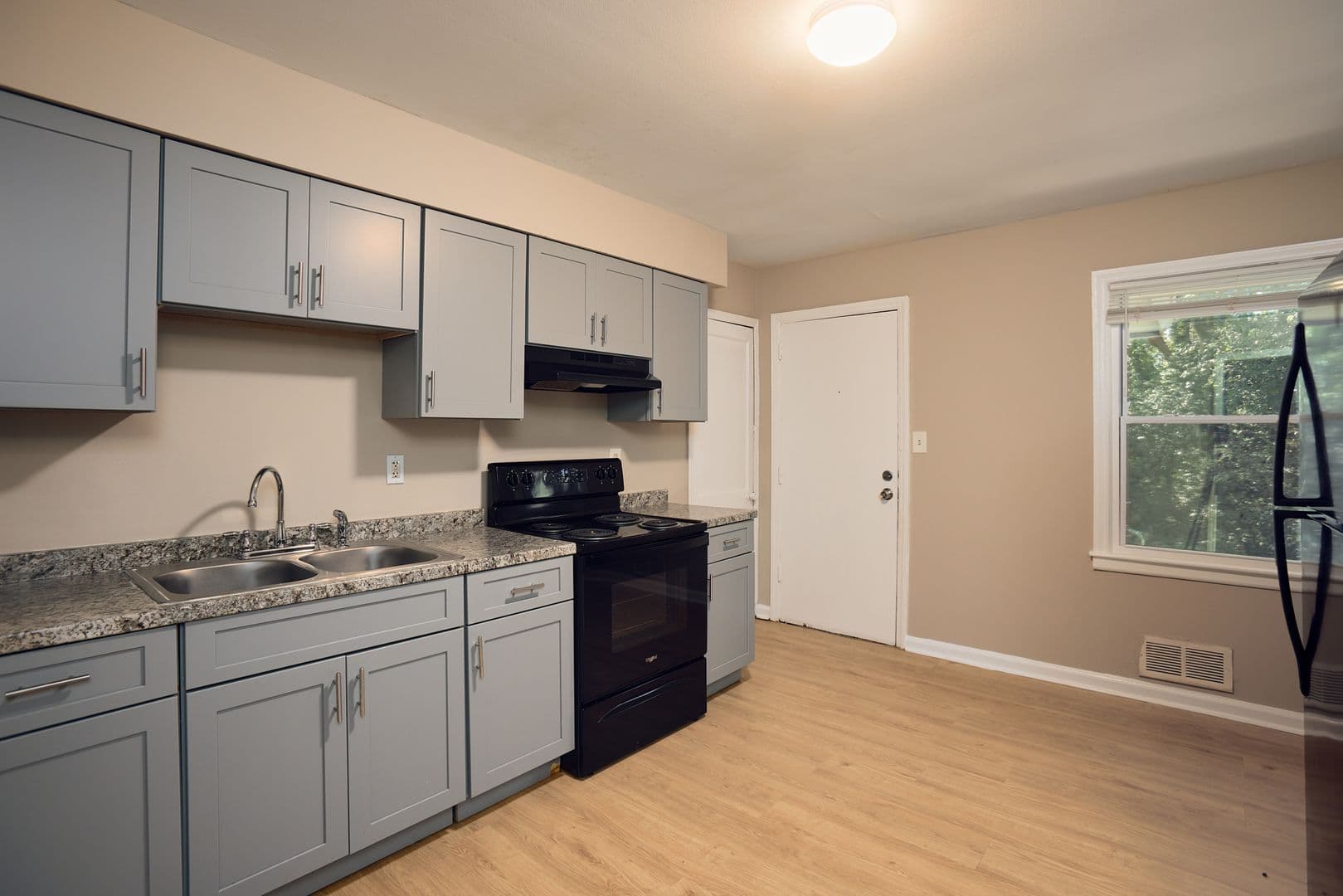 Decatur Apartment: 2065/2067 Nettie Ct