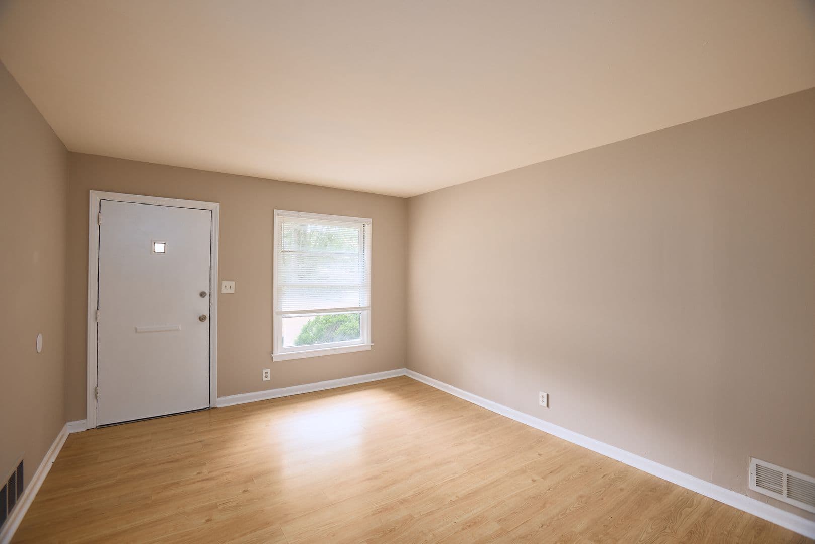 Decatur Apartment: 2065/2067 Nettie Ct