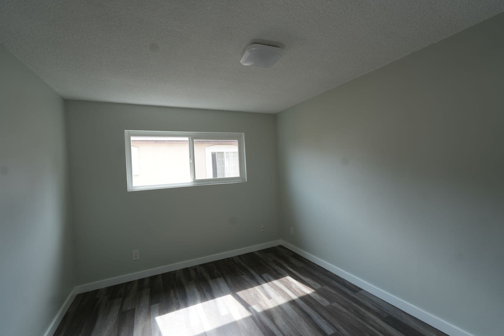 Los Angeles Apartment: 5309-11 Boswell Place