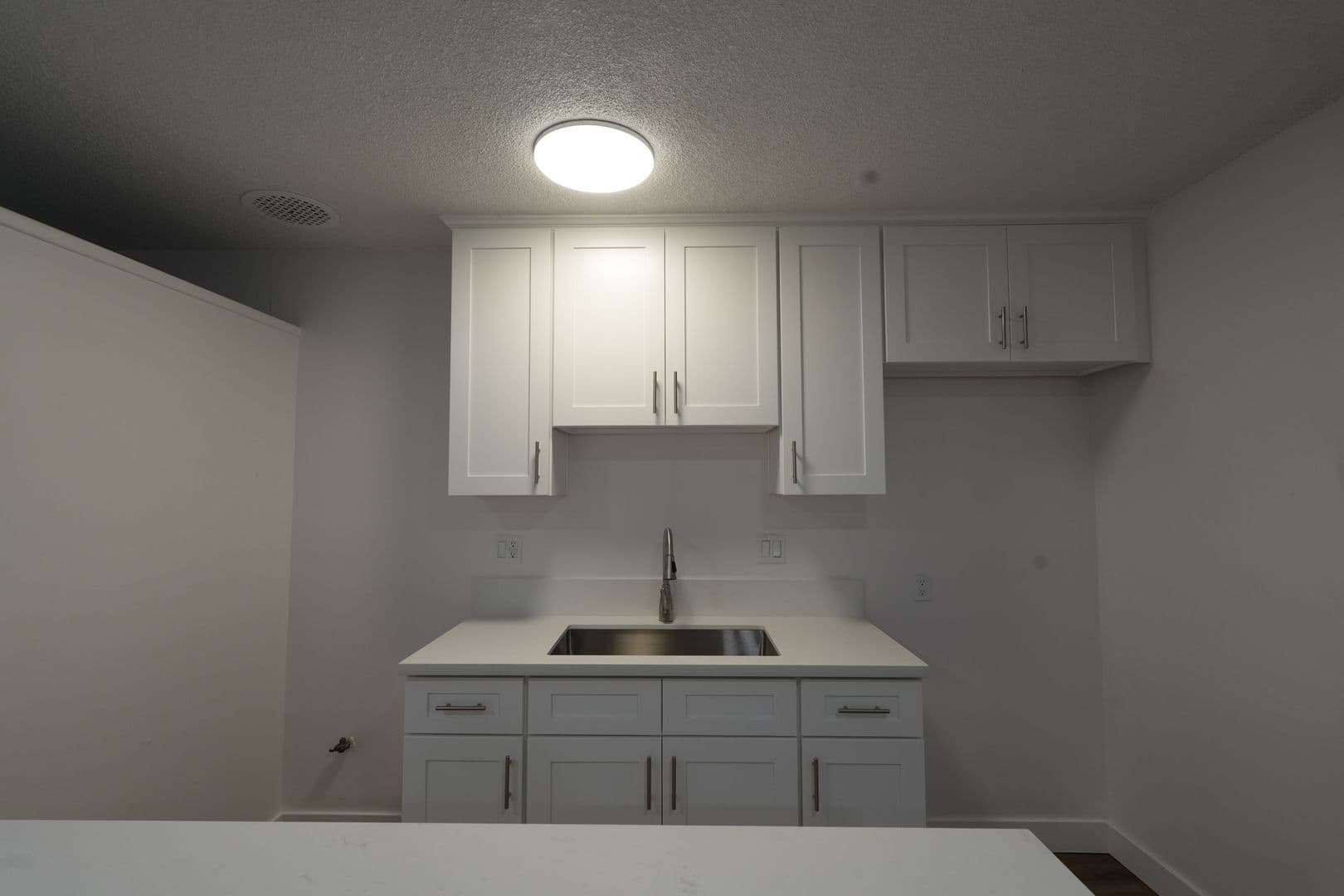 Downey Apartment: 7808 2nd Street